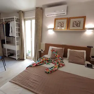 https://taormina-house.taorminaitalyhotels.com