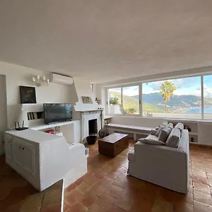 https://la-casa-nella-roccia.taorminaitalyhotels.com
